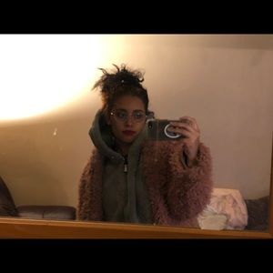 Meet your Posher, Maria